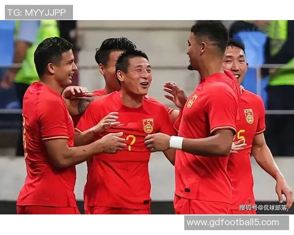 国足逆转取胜再燃晋级希望全队誓夺小组头名迎接关键战